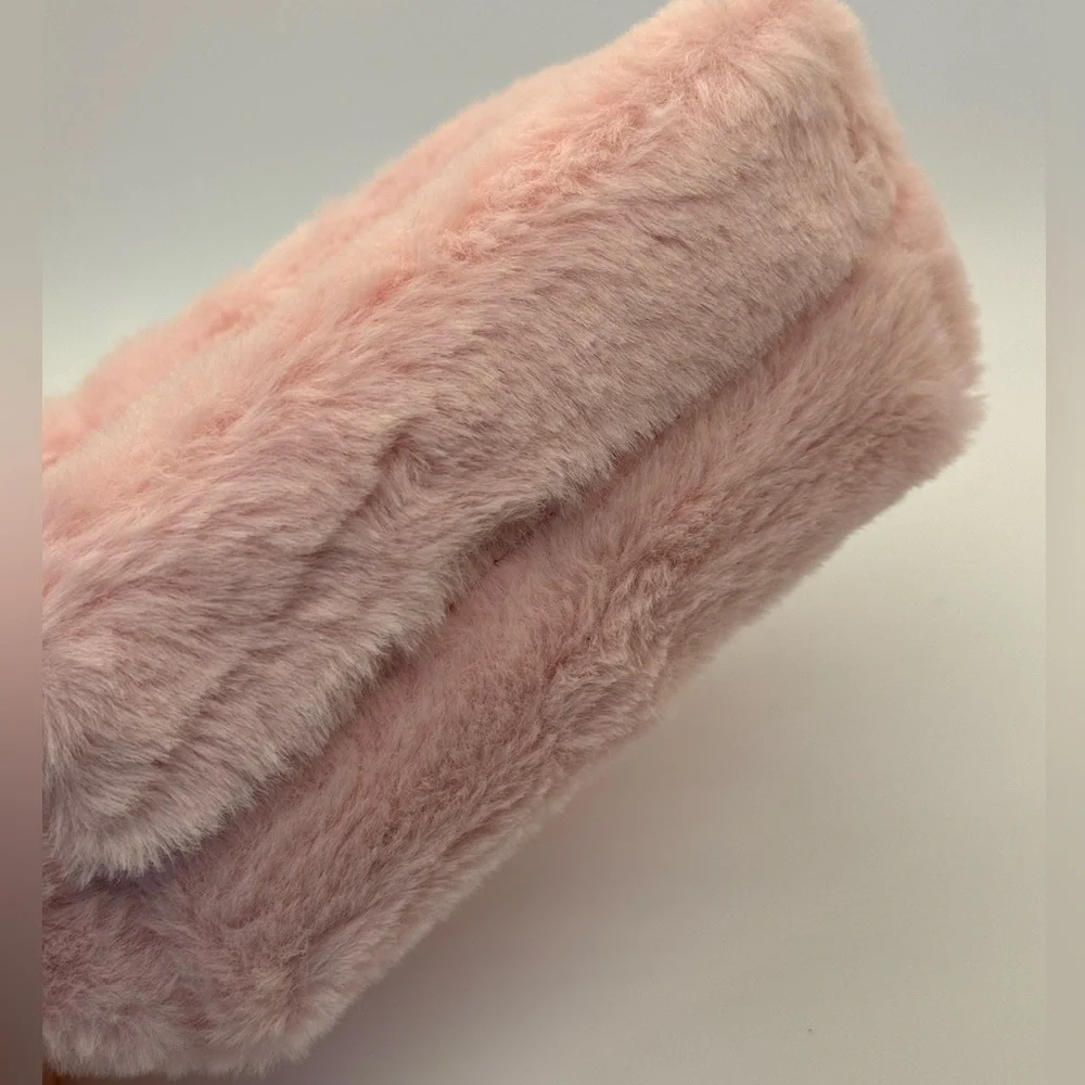 NWOT Estée Lauder Plush Pink Fur Cosmetic Bag